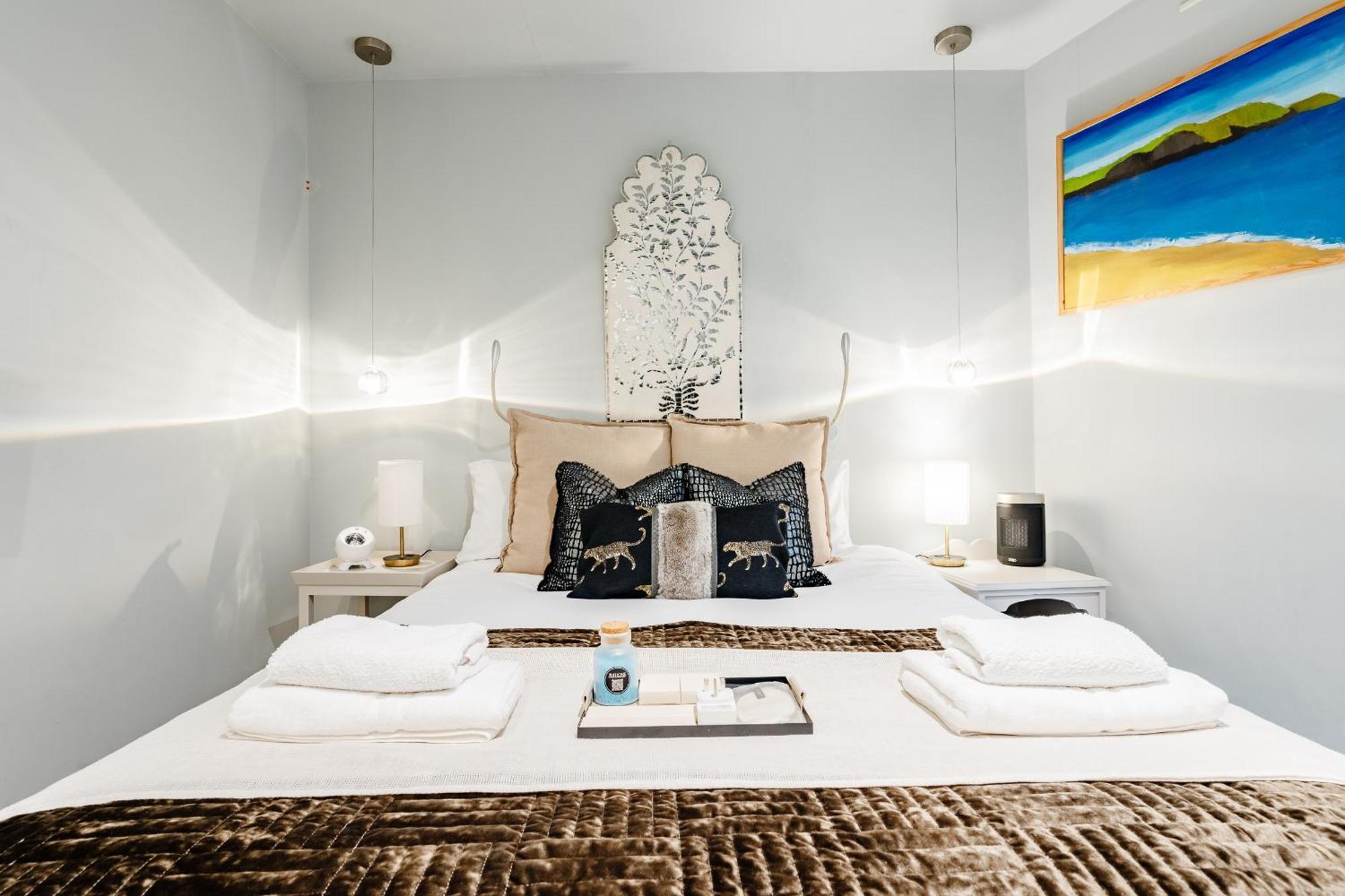 Stunning Modern 2-floor House With 3 Ensuite
